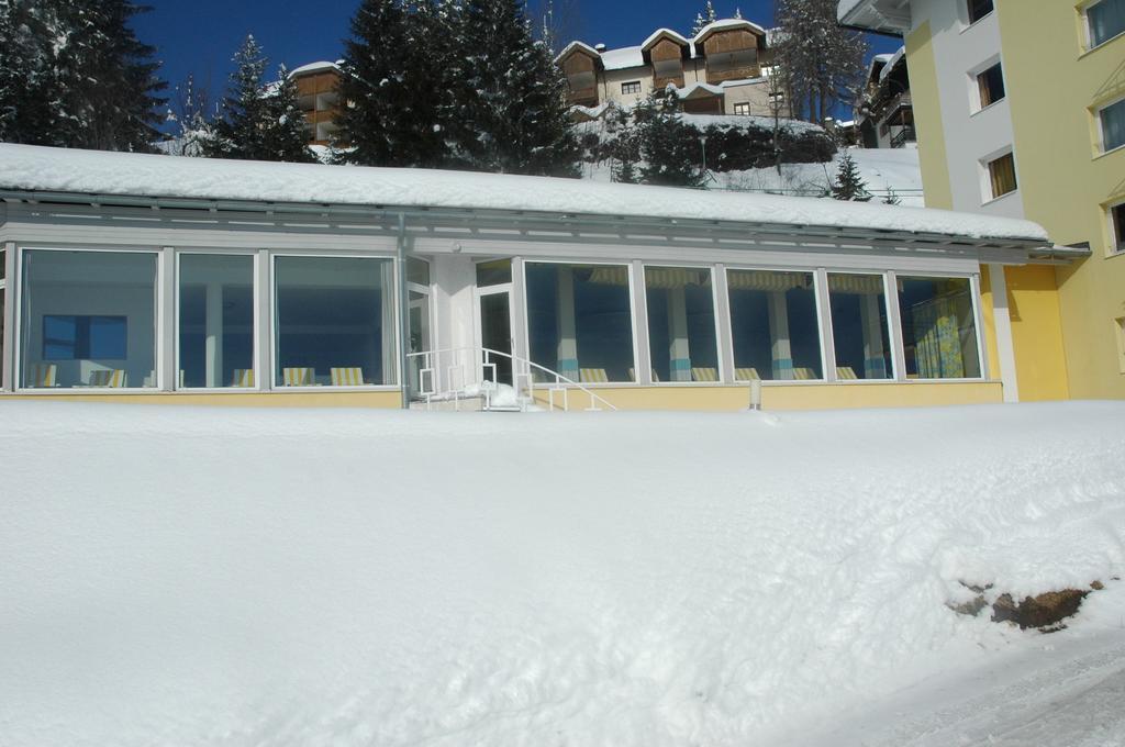 Sonnenhotel Zaubek Treffen Ngoại thất bức ảnh