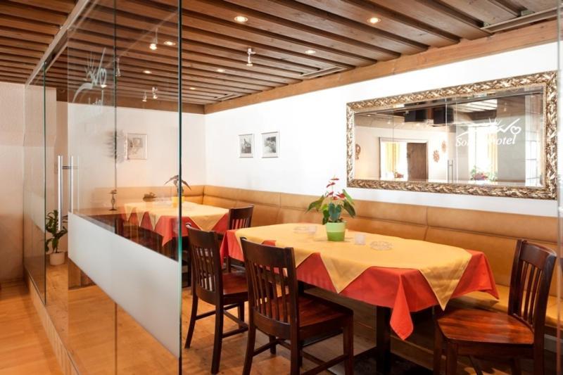 Sonnenhotel Zaubek Treffen Ngoại thất bức ảnh