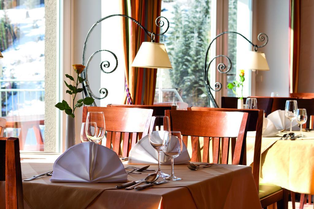 Sonnenhotel Zaubek Treffen Ngoại thất bức ảnh