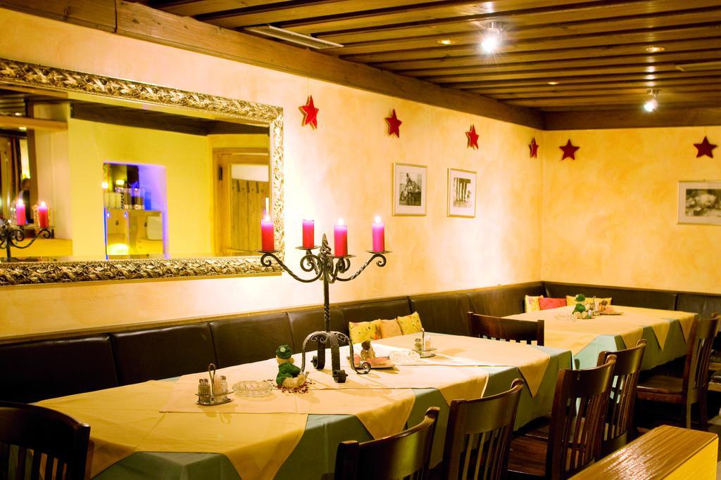 Sonnenhotel Zaubek Treffen Ngoại thất bức ảnh