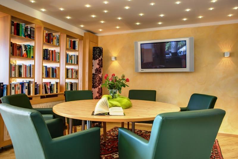 Sonnenhotel Zaubek Treffen Ngoại thất bức ảnh
