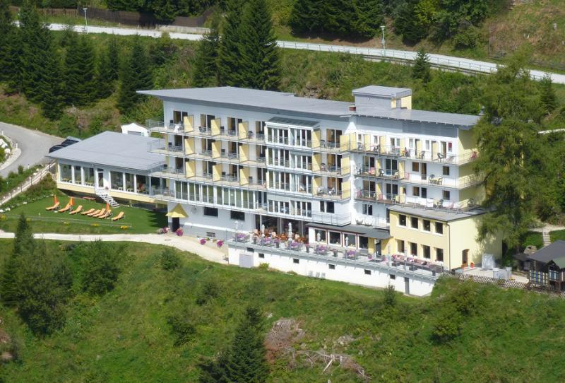 Sonnenhotel Zaubek Treffen Ngoại thất bức ảnh