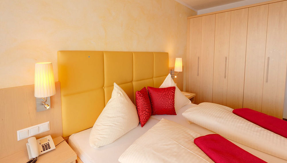 Sonnenhotel Zaubek Treffen Ngoại thất bức ảnh