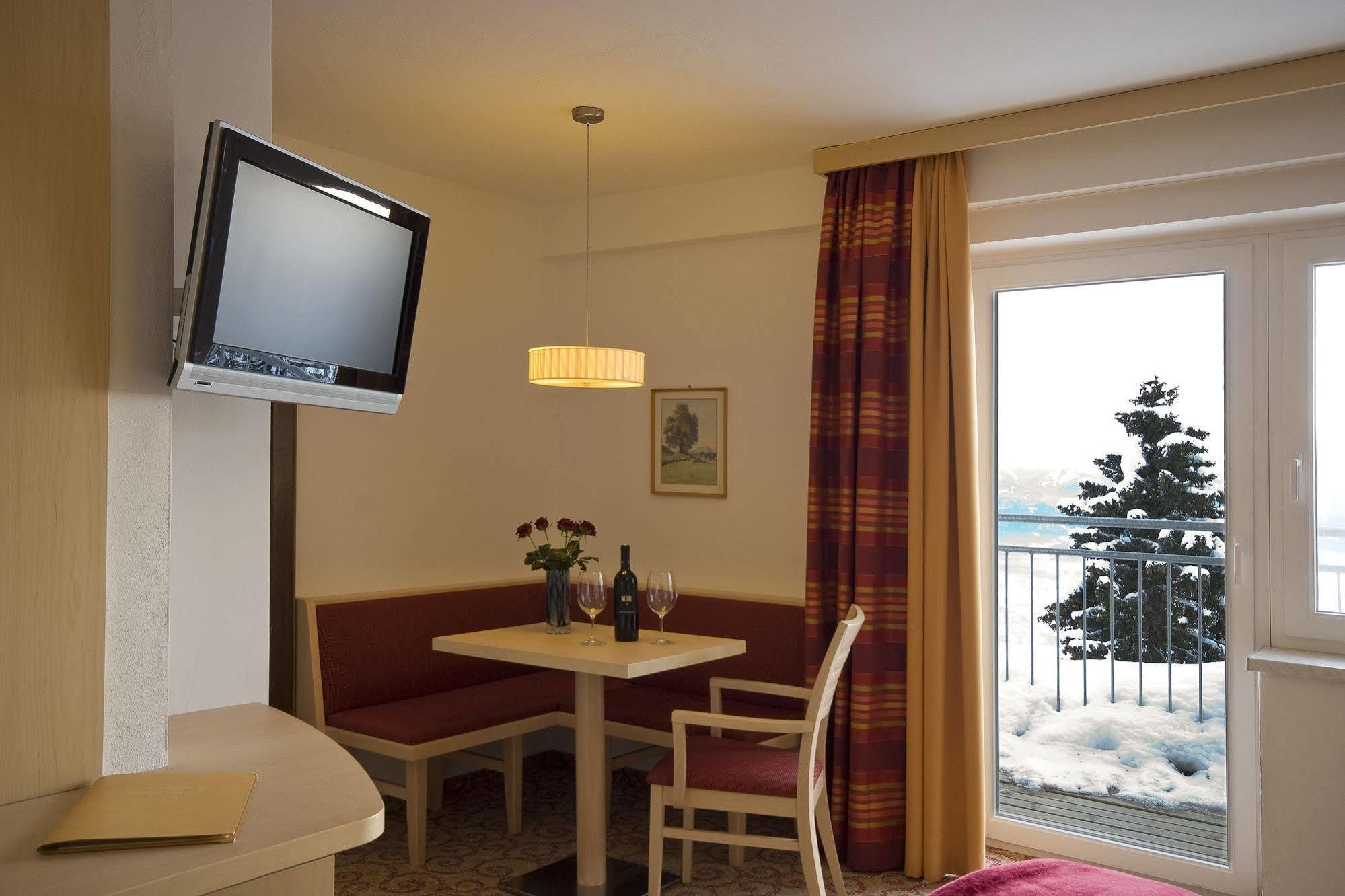Sonnenhotel Zaubek Treffen Ngoại thất bức ảnh